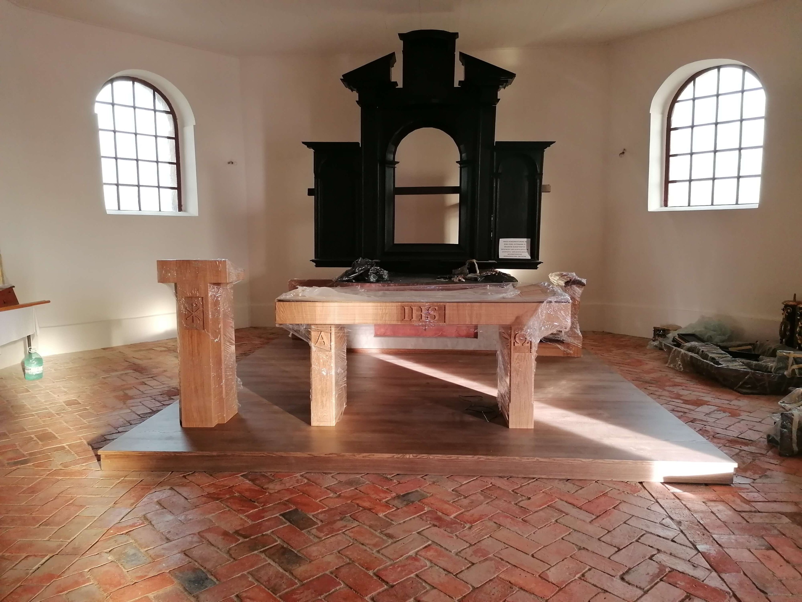 nowy oątarz posoborowy