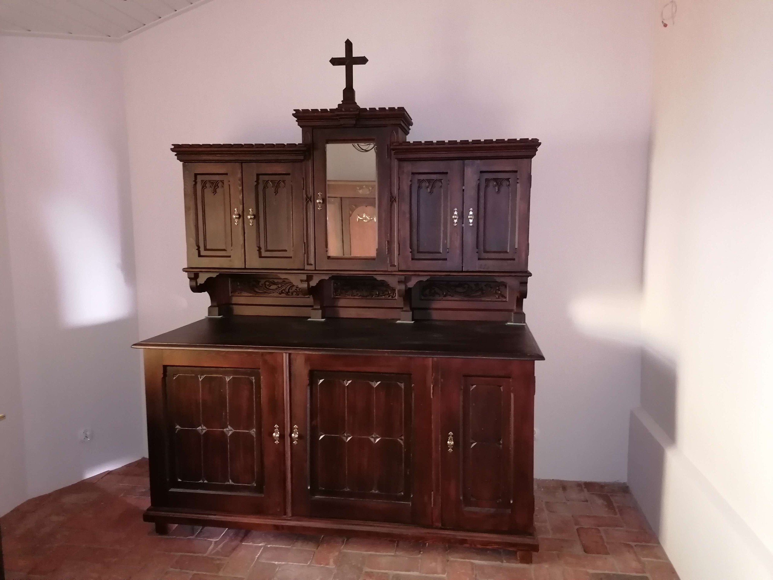 odrestaurowana komoda